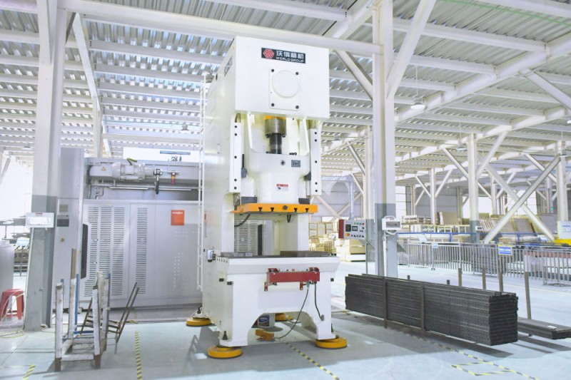 Presse à table fixe automatique